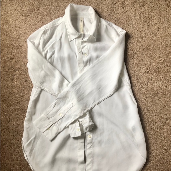 Tops - The Group Babaton Aritzia White Button Up